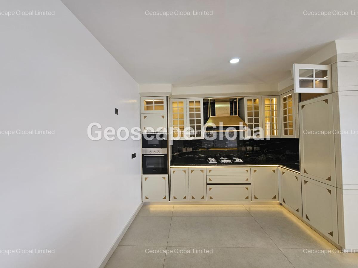 4 Bed Apartment with En Suite in Spring Valley - 6