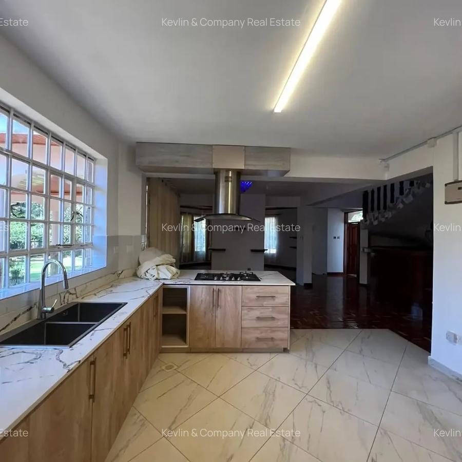 5 Bed Villa with En Suite in Runda - 10