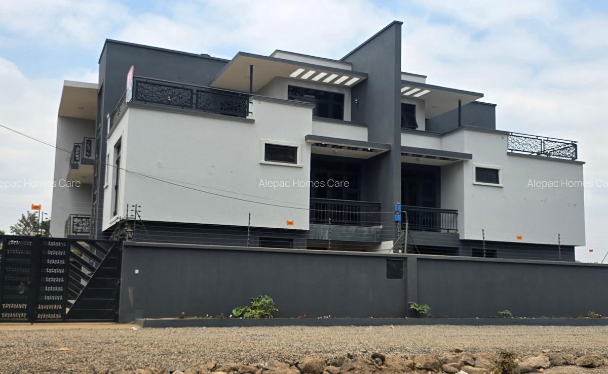 5 Bed House with En Suite at Kamakis - 1