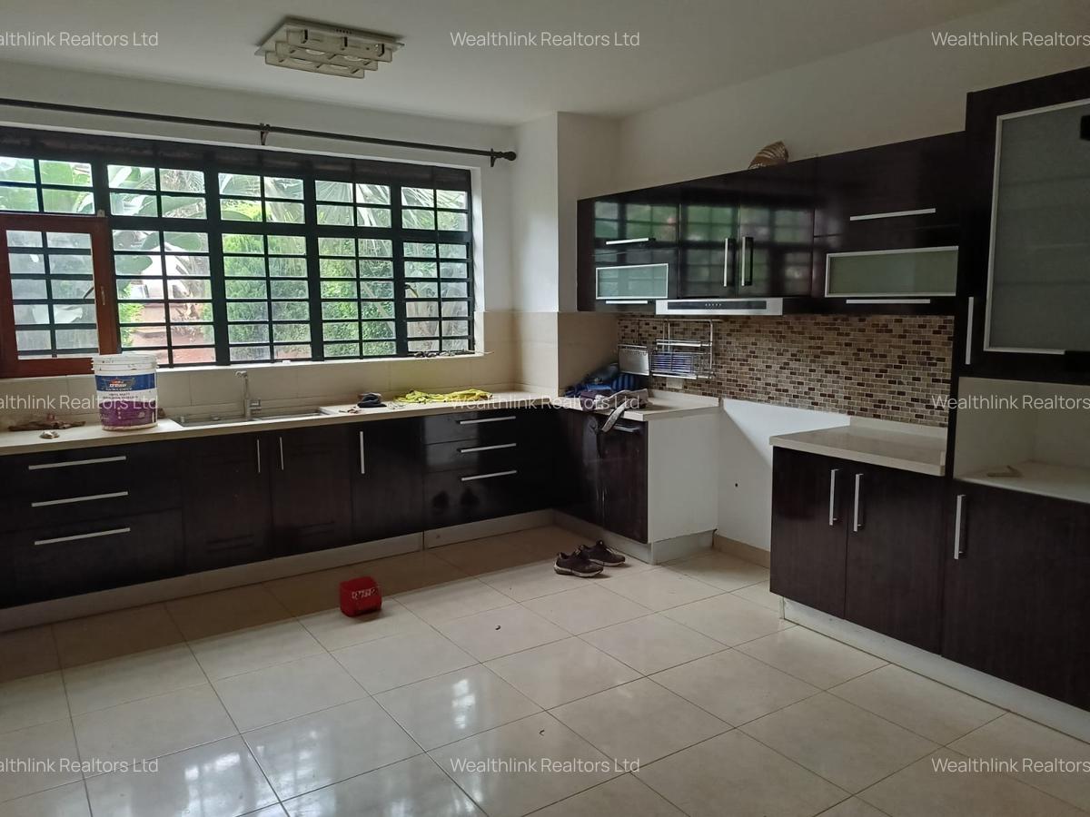 4 Bed Townhouse with En Suite at Runda Palm - 9