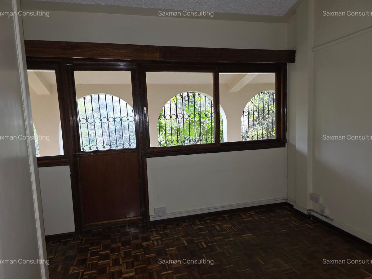 Commercial Property with Service Charge Included in Riverside - 12
