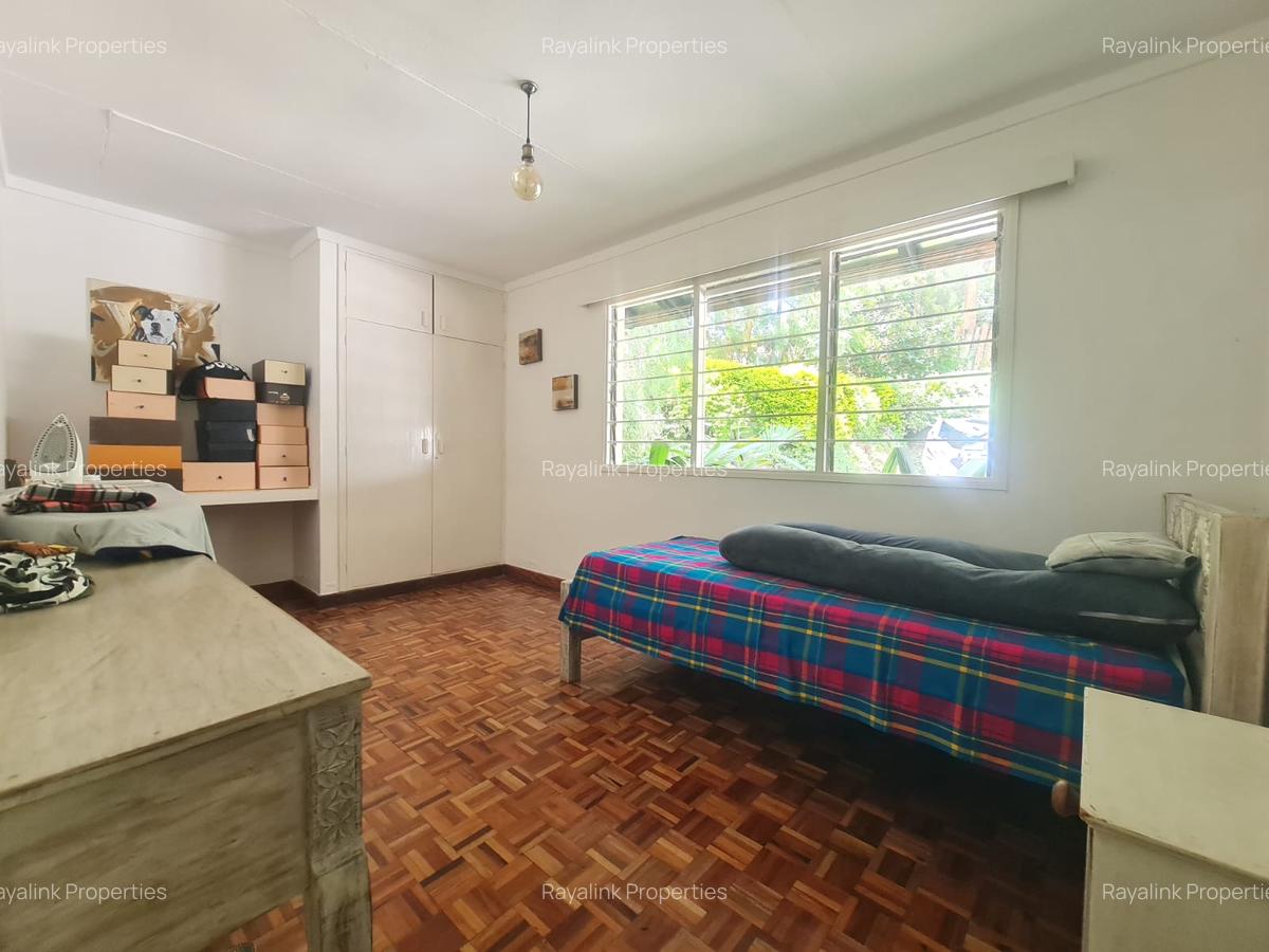 4 Bed House with En Suite at Loresho - 11