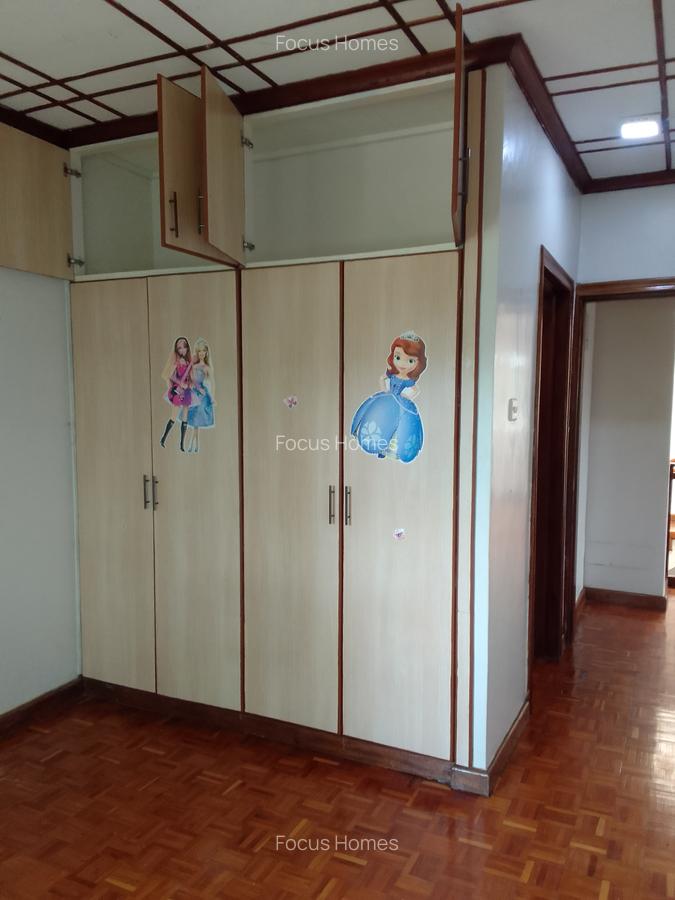 4 Bed Townhouse with En Suite in Lavington - 9