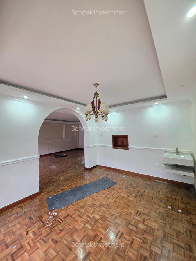 4 Bed Townhouse with En Suite at Lavington-Valley Arcade - 8