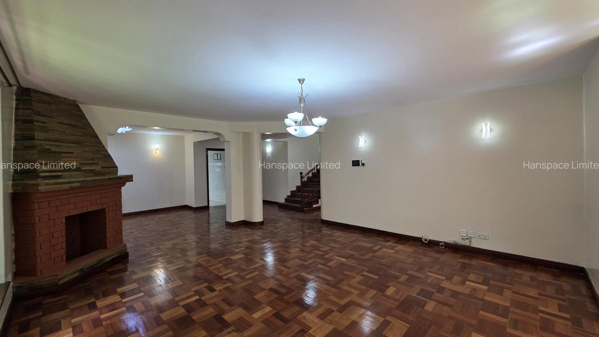5 Bed Townhouse with En Suite in Lavington - 6