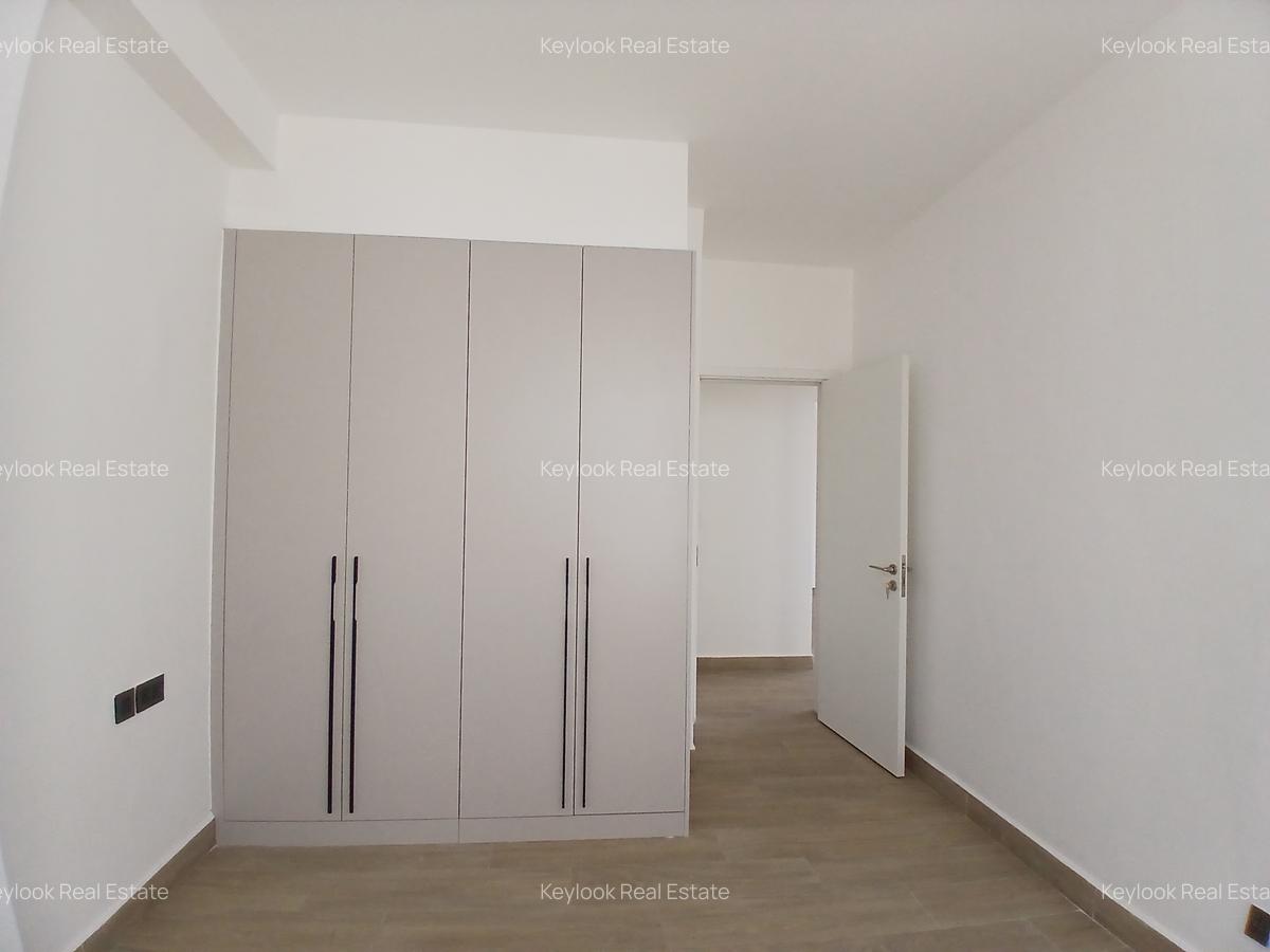 3 Bed Apartment with En Suite at Riverside Drive - 11
