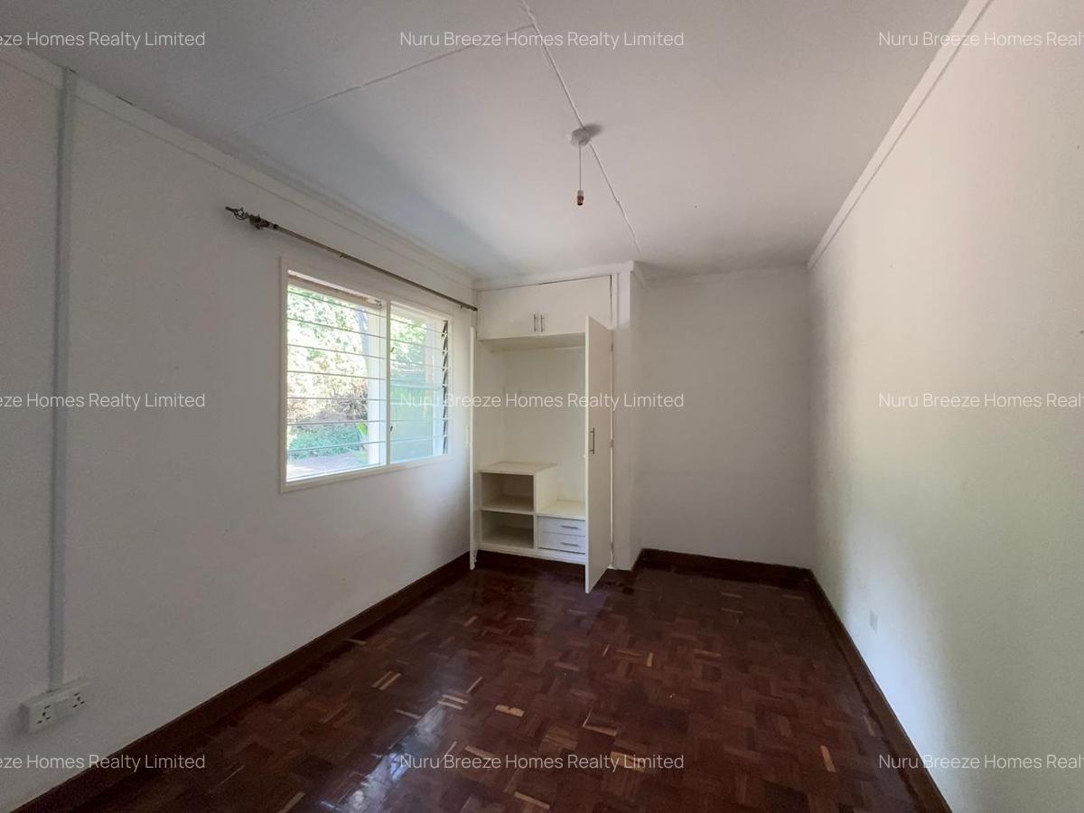 4 Bed House with En Suite in Loresho - 12