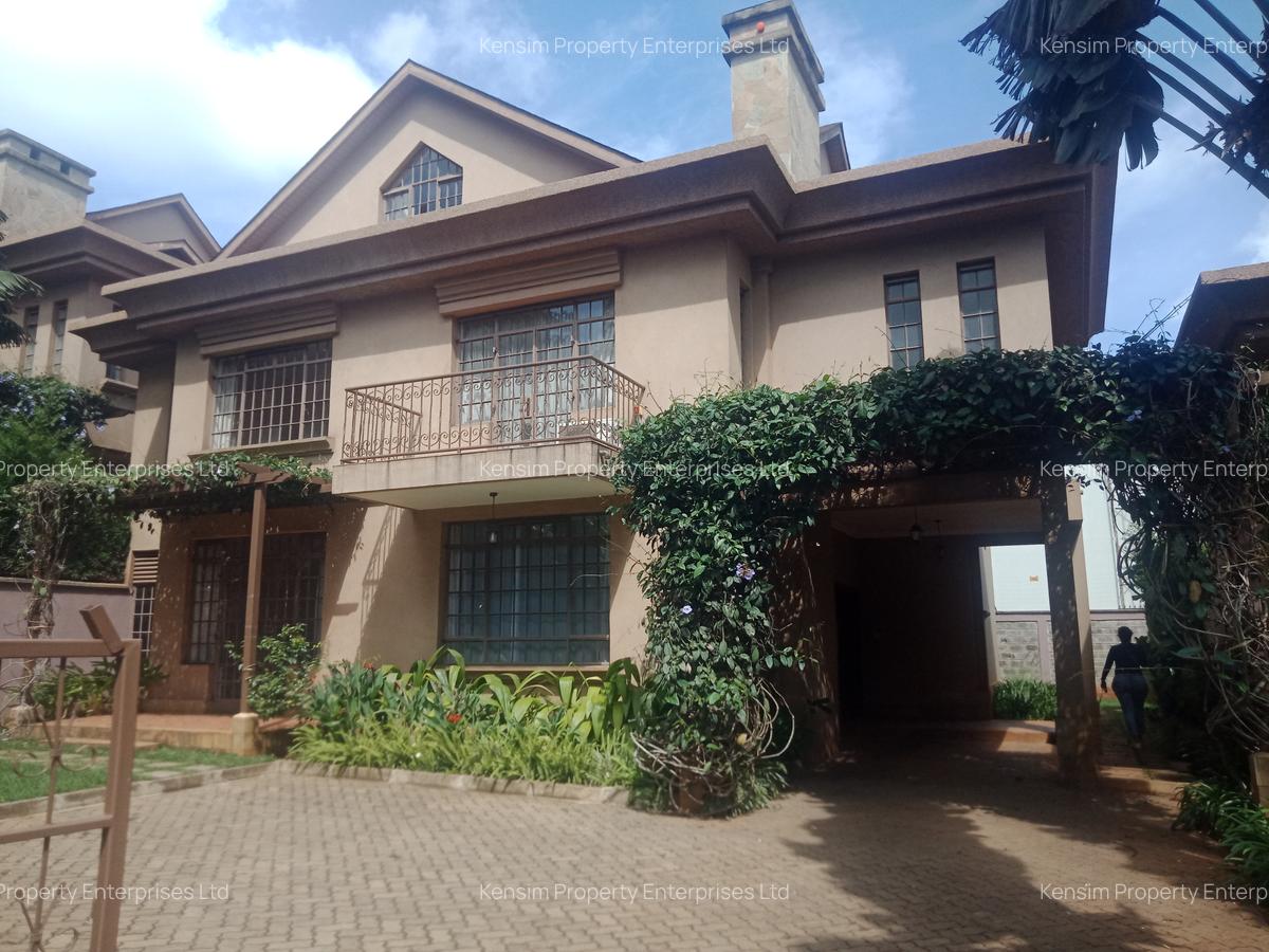 5 Bed Townhouse with En Suite in Lavington - 3