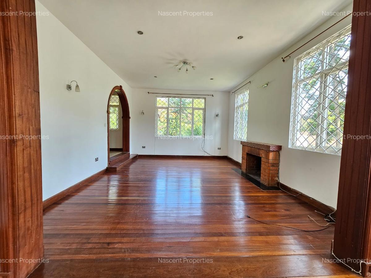 5 Bed House with En Suite in Rosslyn - 18