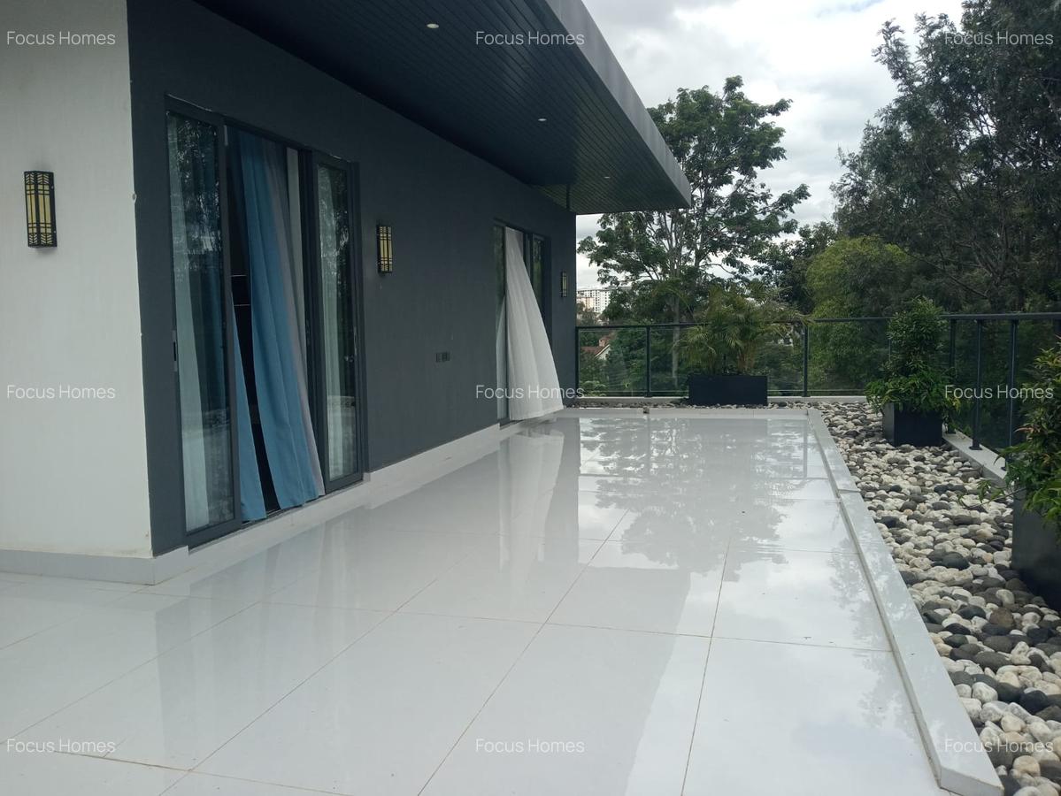 5 Bed Townhouse with En Suite in Lavington - 2