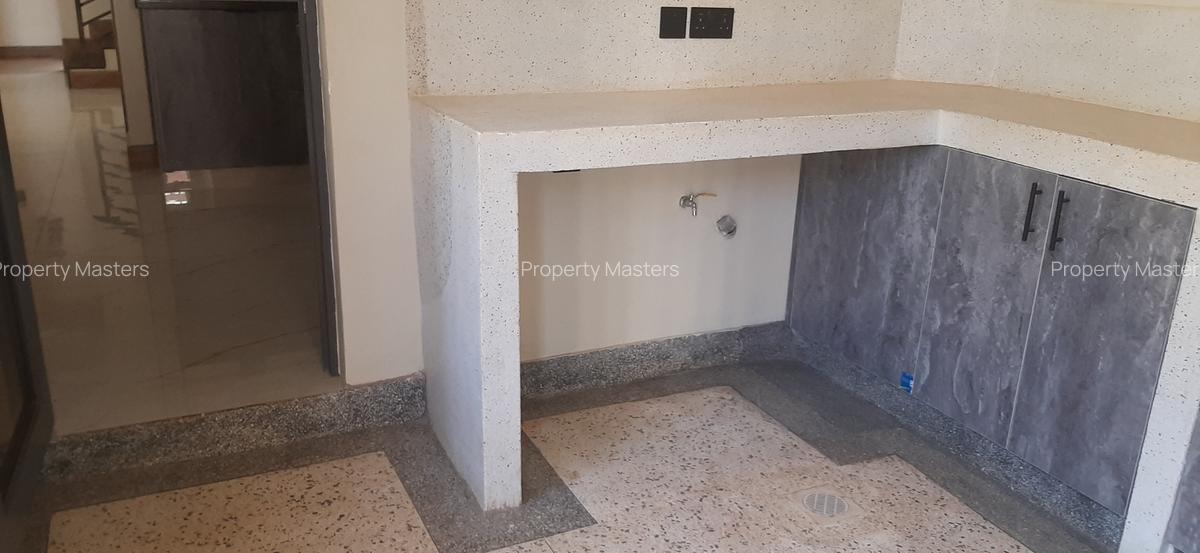 4 Bed Townhouse with En Suite at Raini - 13