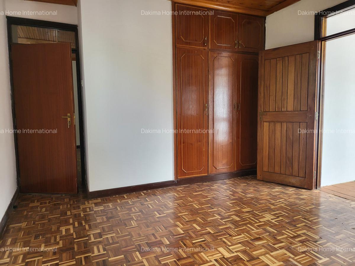 5 Bed Townhouse with En Suite in Nyari - 13