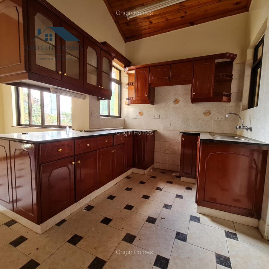 3 Bed Apartment with En Suite at Westlands - 10