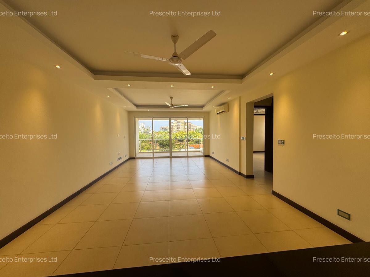 2 Bed Apartment with En Suite at Off Links Road - 15