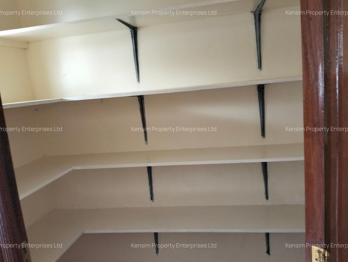 4 Bed Townhouse with En Suite in Lavington - 6