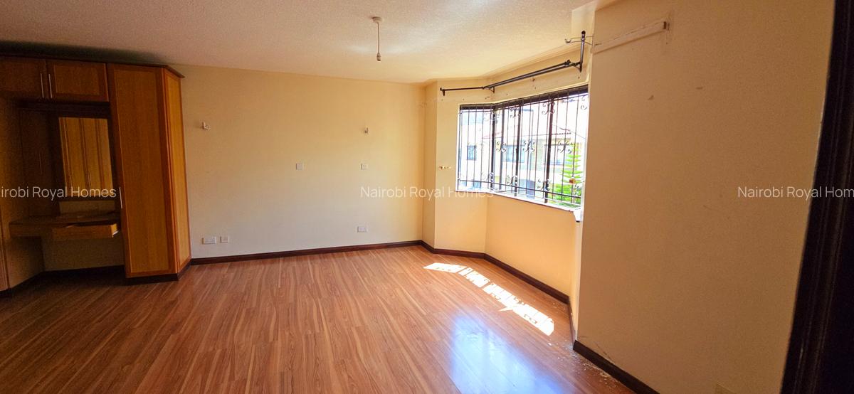 4 Bed Townhouse with En Suite at Grovelia Grove - 10