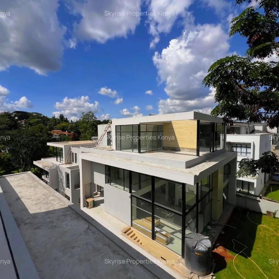 6 Bed Villa with En Suite in Lavington - 6