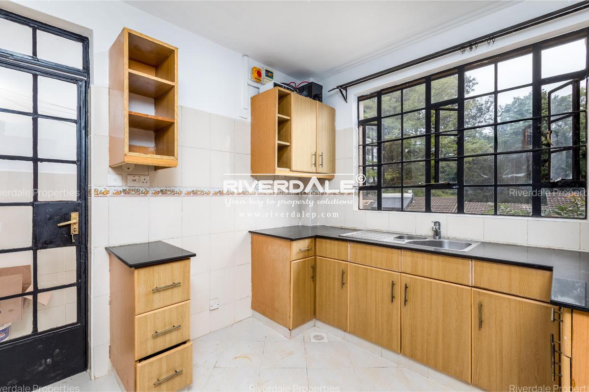 2 Bed Apartment with En Suite in Brookside - 3