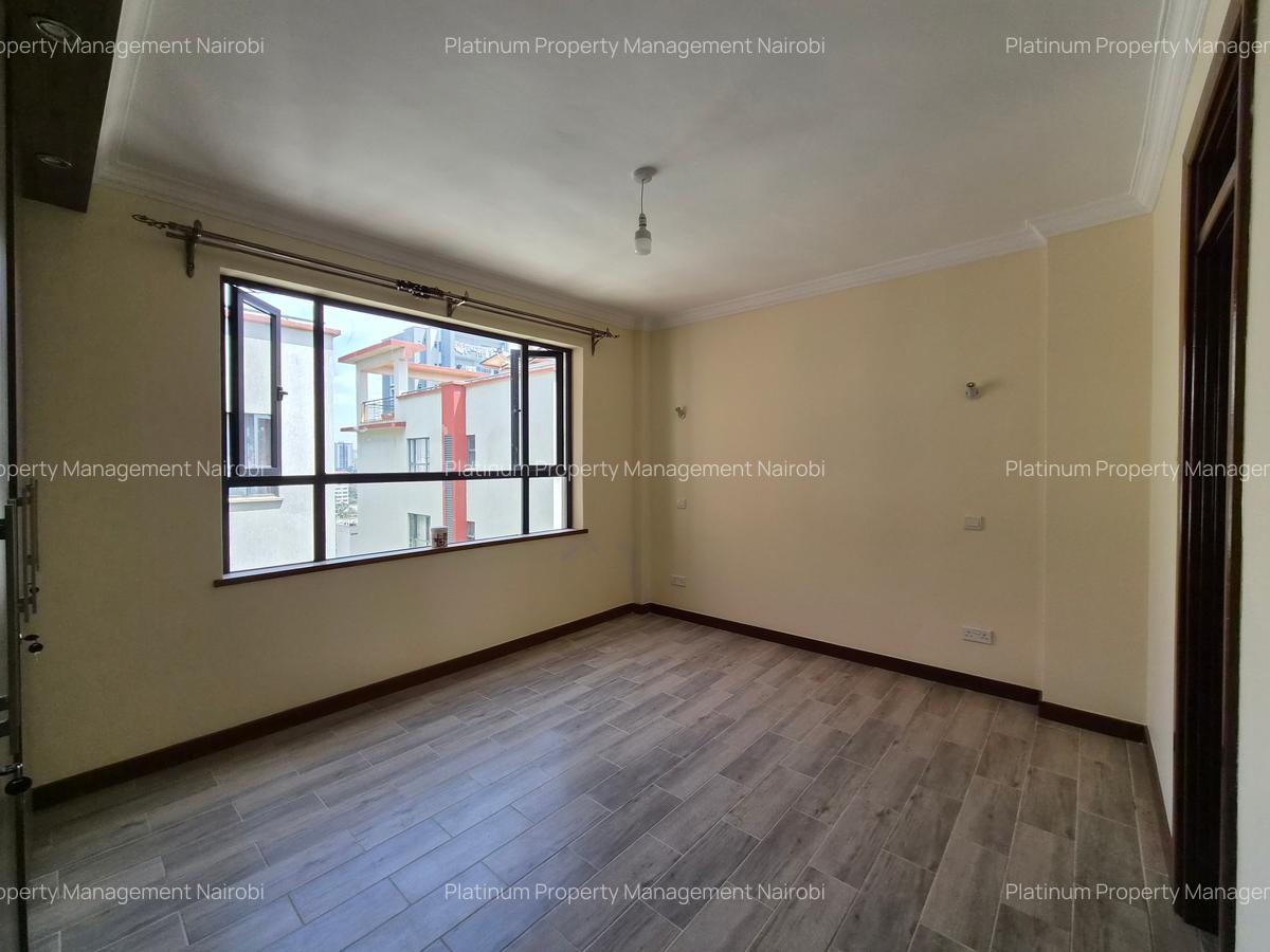 3 Bed Apartment with En Suite at Second Parklands - 8