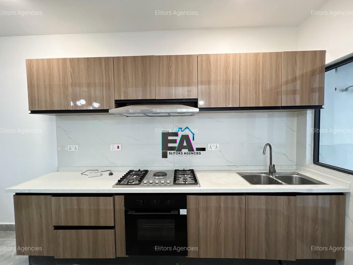 3 Bed Apartment with En Suite at Riverside Drive - 6