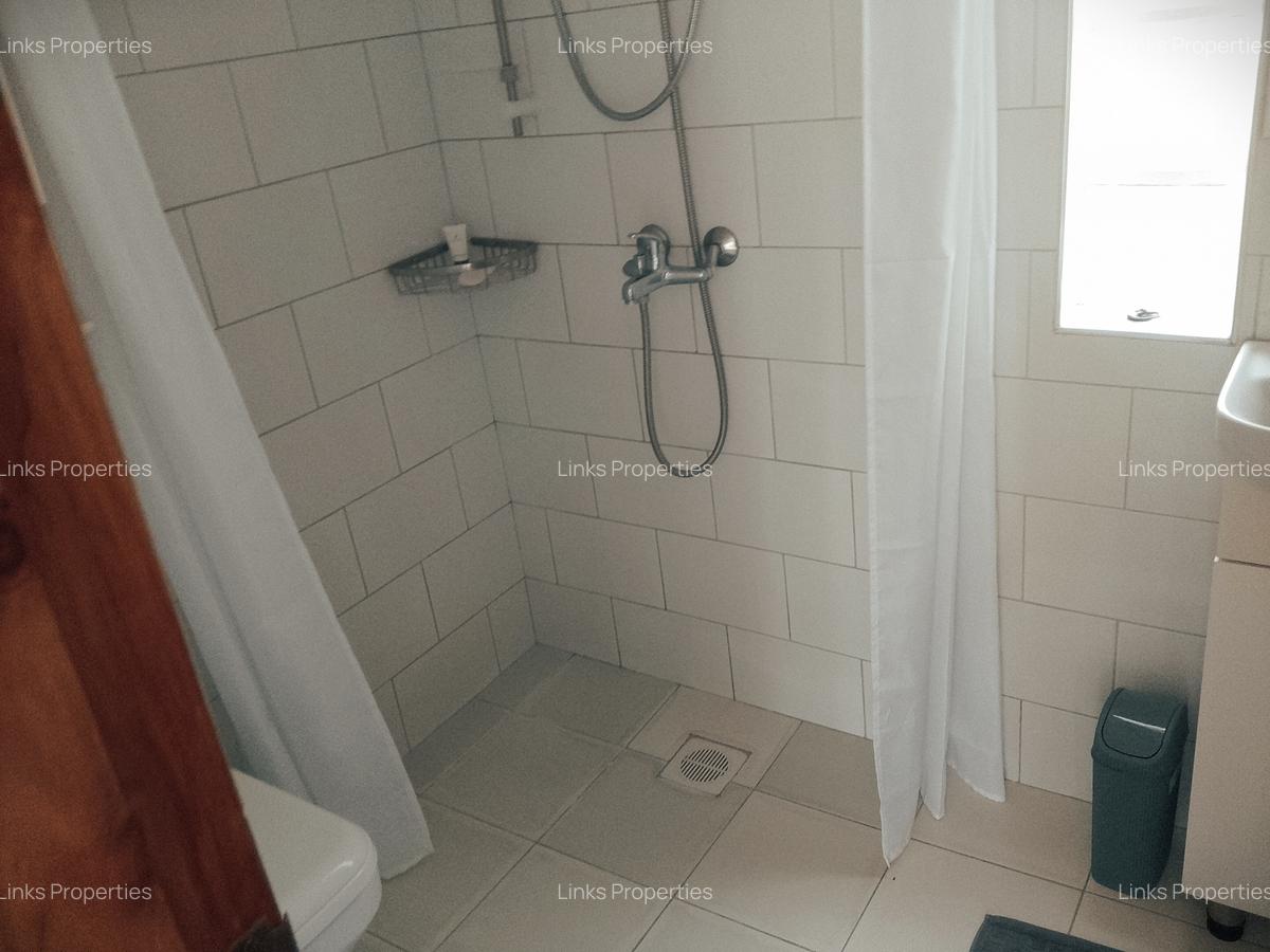 1 Bed House with En Suite at Karen - 10
