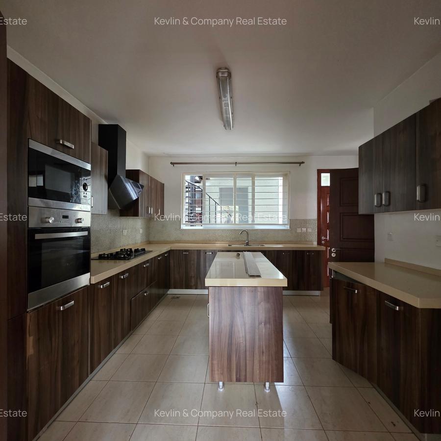 5 Bed Townhouse with En Suite in Lavington - 5