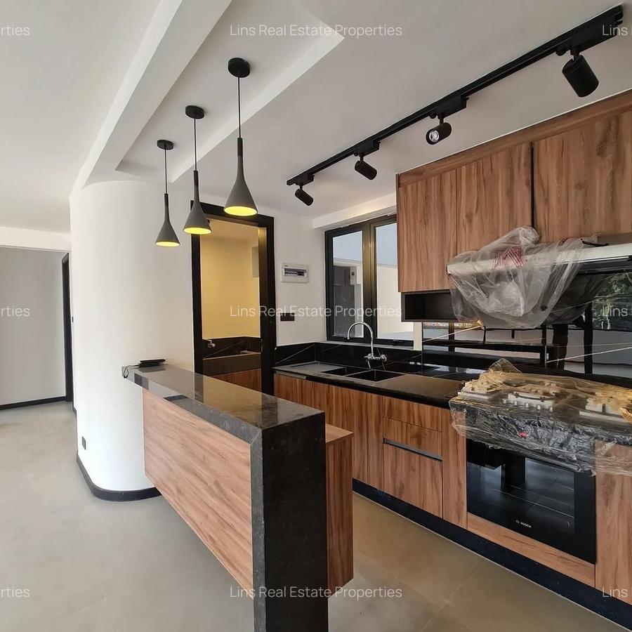 Serviced 2 Bed Apartment with En Suite in Spring Valley - 1