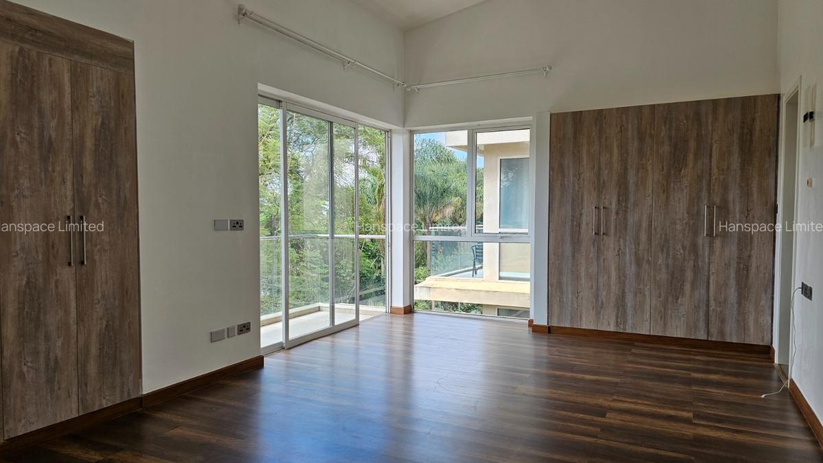 4 Bed Villa with En Suite in Lavington - 8