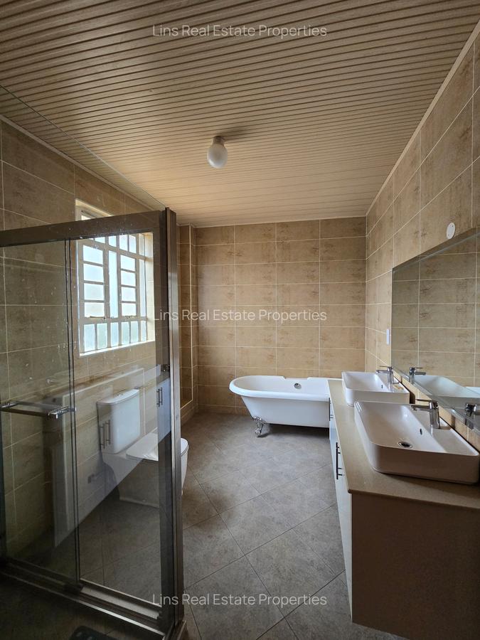 5 Bed House with En Suite in Runda - 9