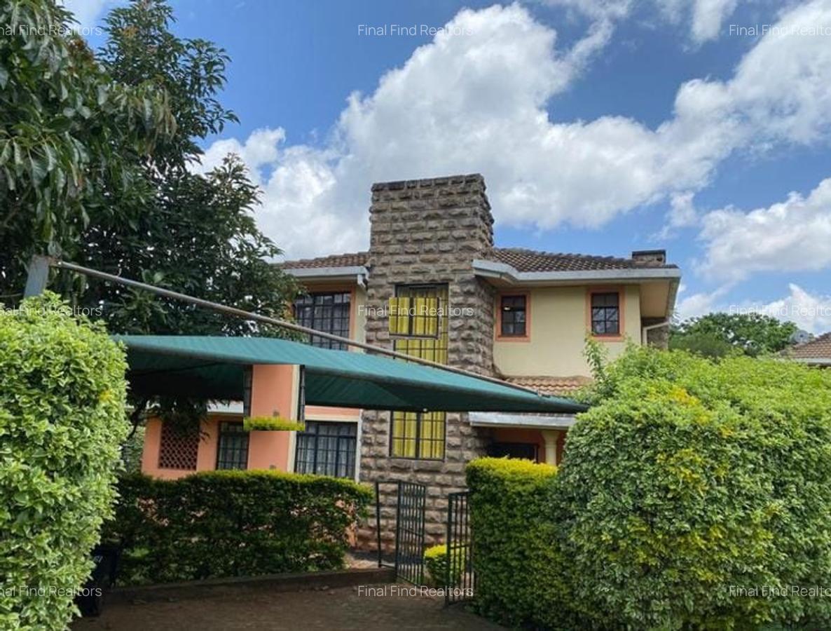 4 Bed Townhouse with En Suite in Ridgeways - 3