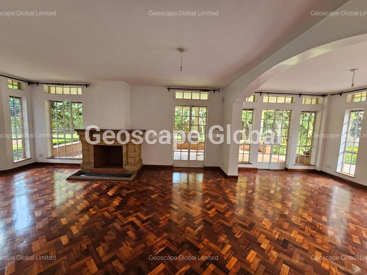 5 Bed House with En Suite in Rosslyn - 5