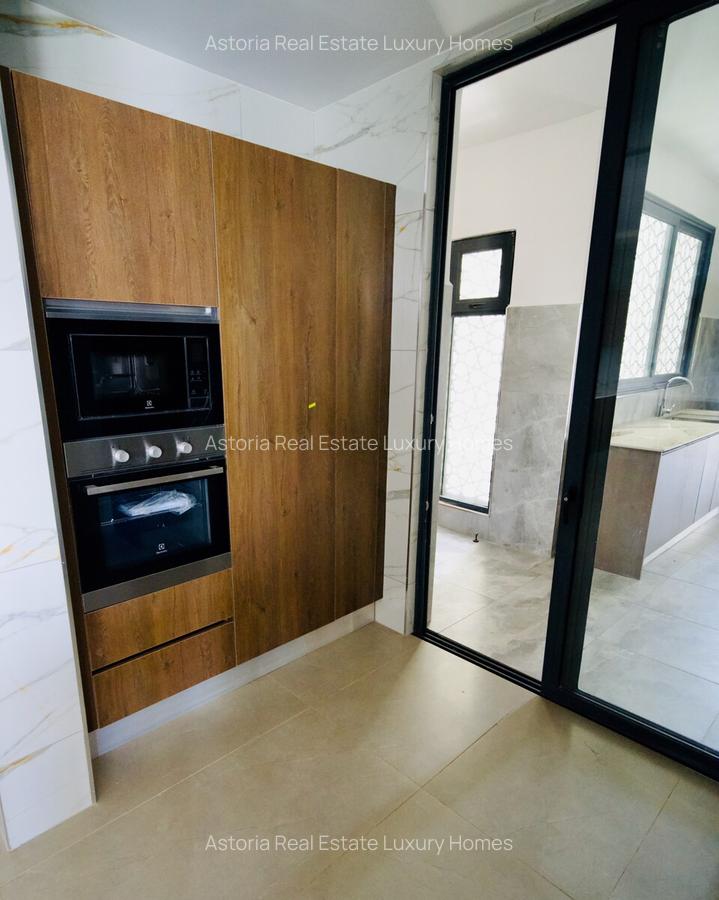 4 Bed Apartment with En Suite at 2026-128 - 8