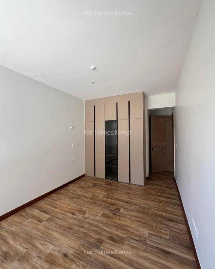 6 Bed Townhouse with En Suite at Lavington Green - 4