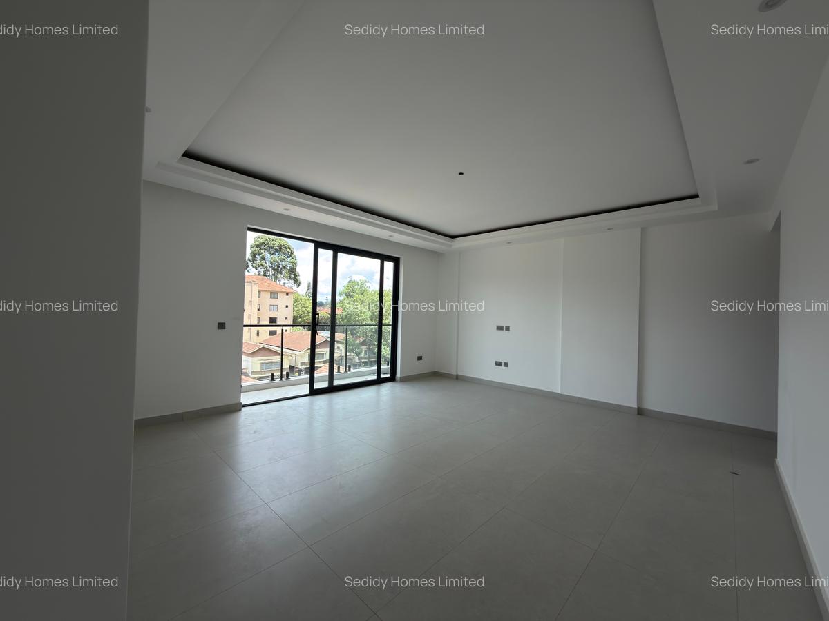 3 Bed Apartment with En Suite in Brookside - 3