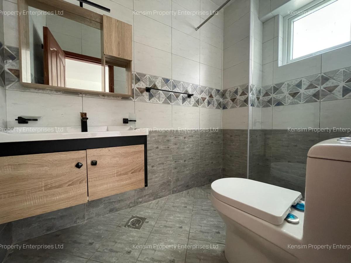 5 Bed Townhouse with En Suite in Runda - 5