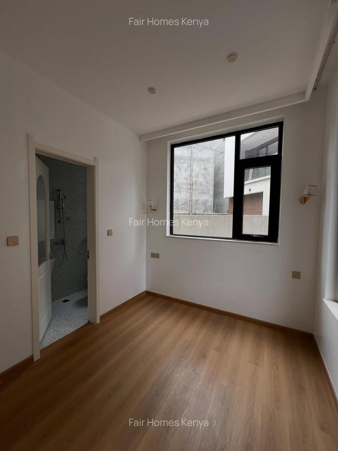 5 Bed Townhouse with En Suite at Lavington Green - 7