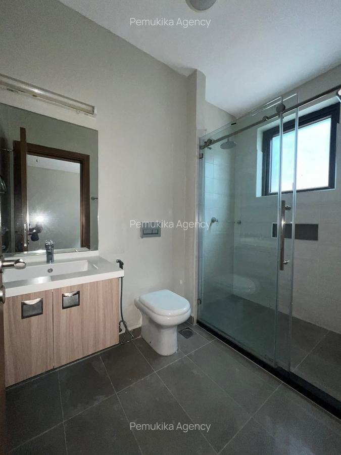 5 Bed Townhouse with En Suite in Lavington - 7