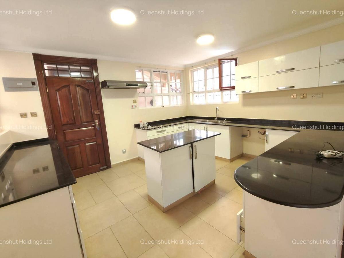 4 Bed Townhouse with En Suite in Westlands Area - 7