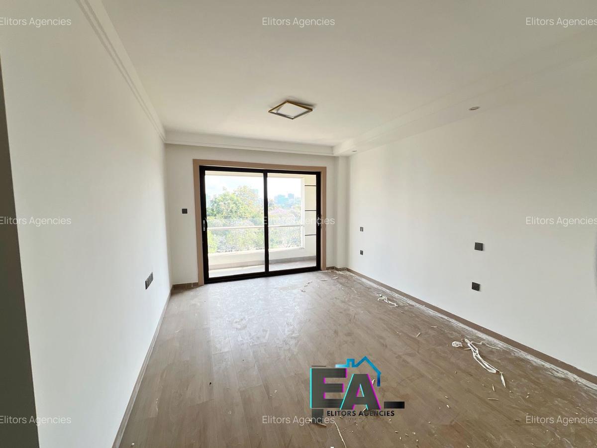 3 Bed Apartment with En Suite at Riverside Drive - 15