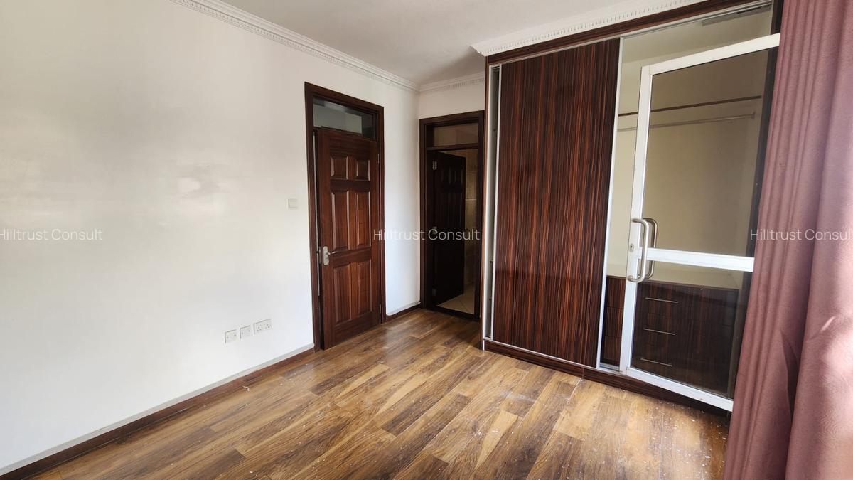 3 Bed Apartment with En Suite at Brookside Drive - 18