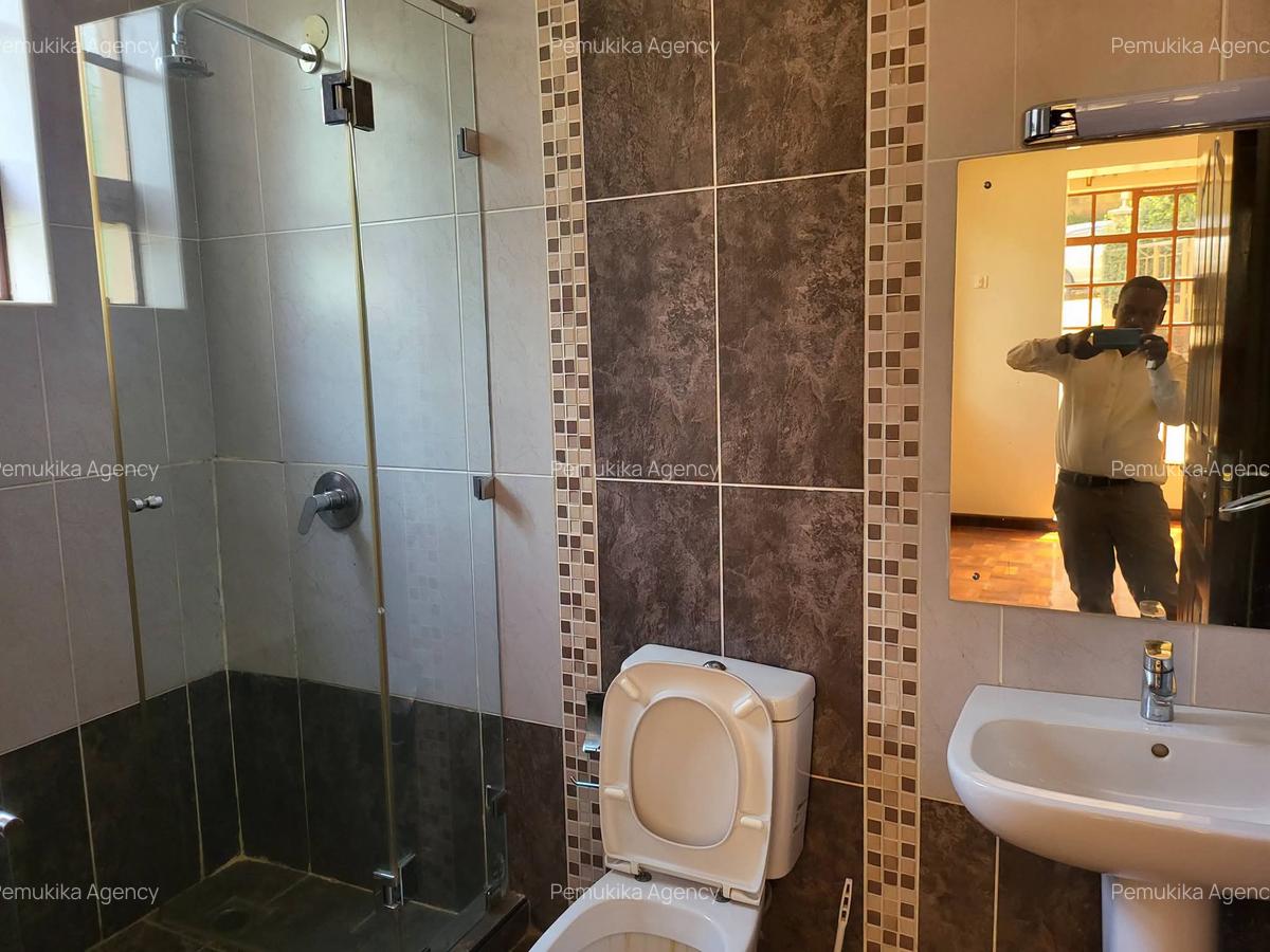 5 Bed Townhouse with En Suite in Rosslyn - 12