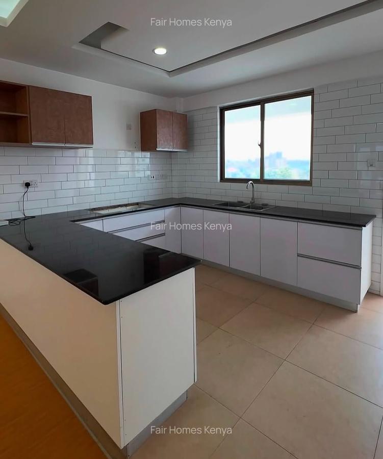 4 Bed Apartment with En Suite at Hatheru Road - 2