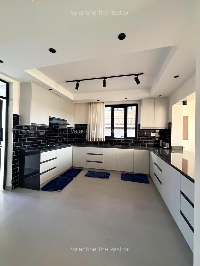 4 Bed House with En Suite in Kamakis - 6