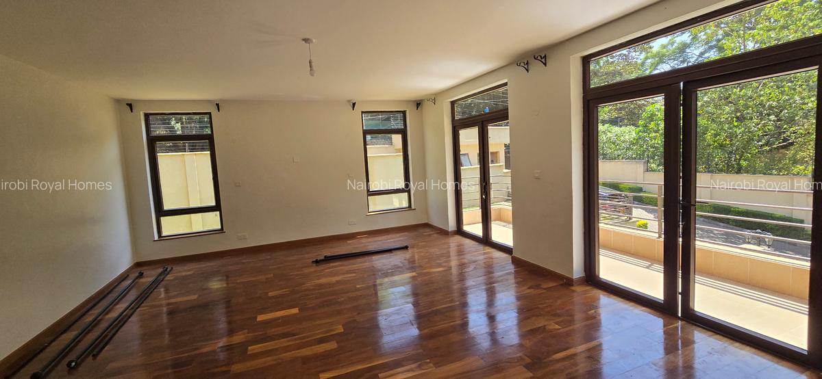 5 Bed Townhouse with En Suite at Lavington Off Convent Drive - 4