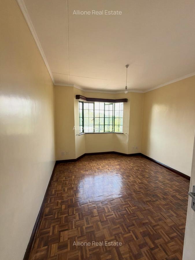 4 Bed Apartment with Parking at Off - Dennis Pritt Road - 2