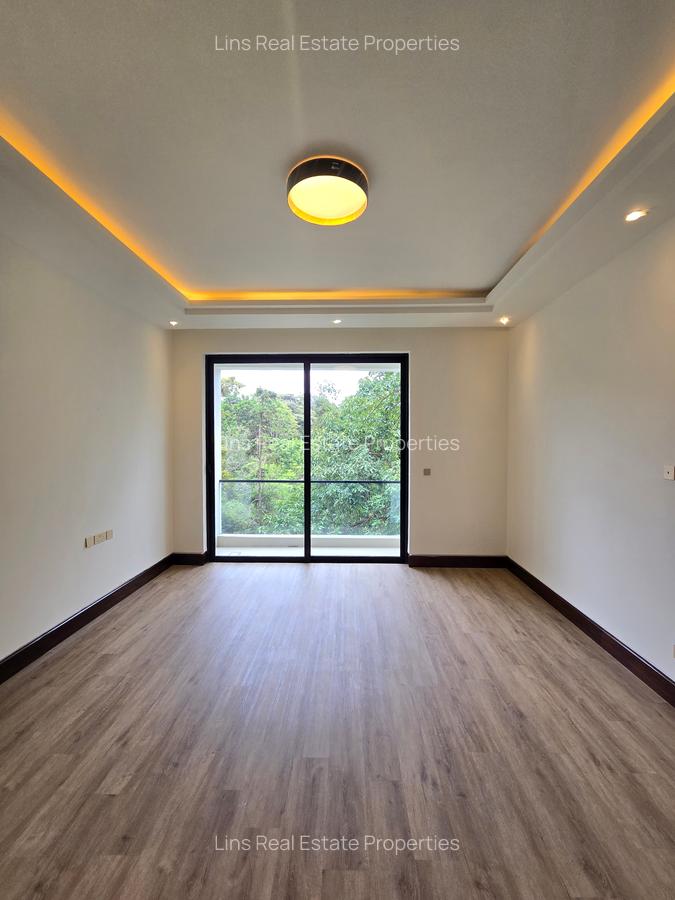 6 Bed Townhouse with En Suite in Kitisuru - 11