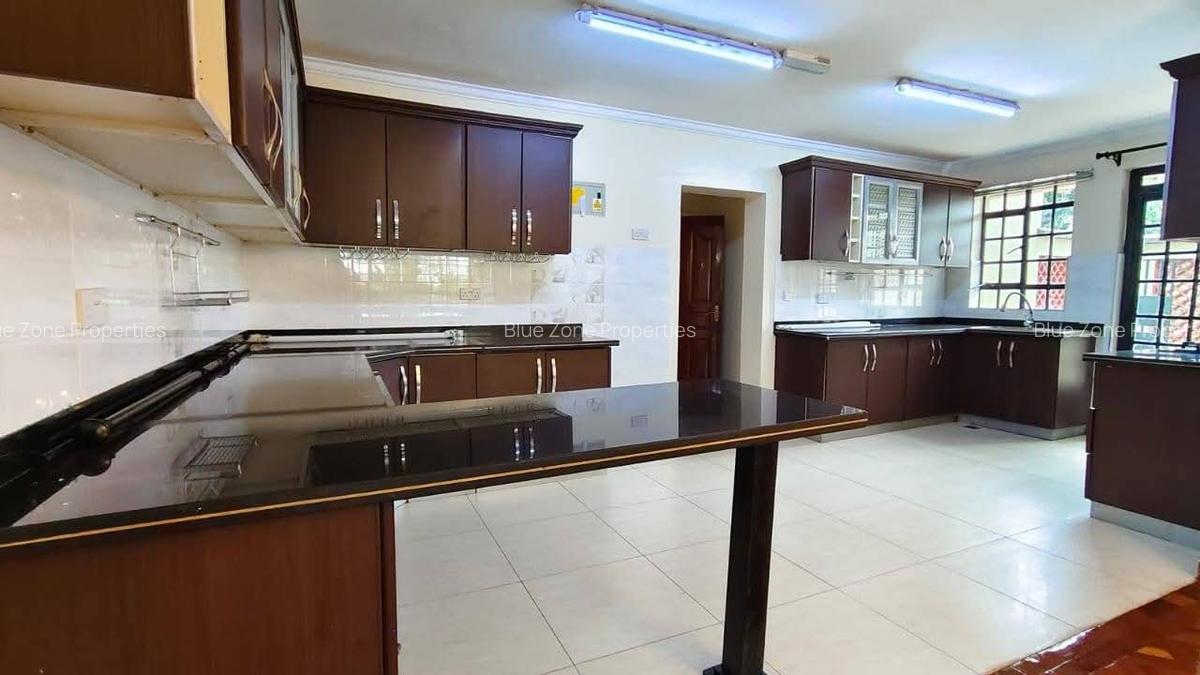 4 Bed Townhouse with En Suite at Close To Isk - 6