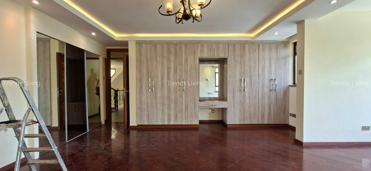 6 Bed Townhouse with En Suite in Lavington - 11