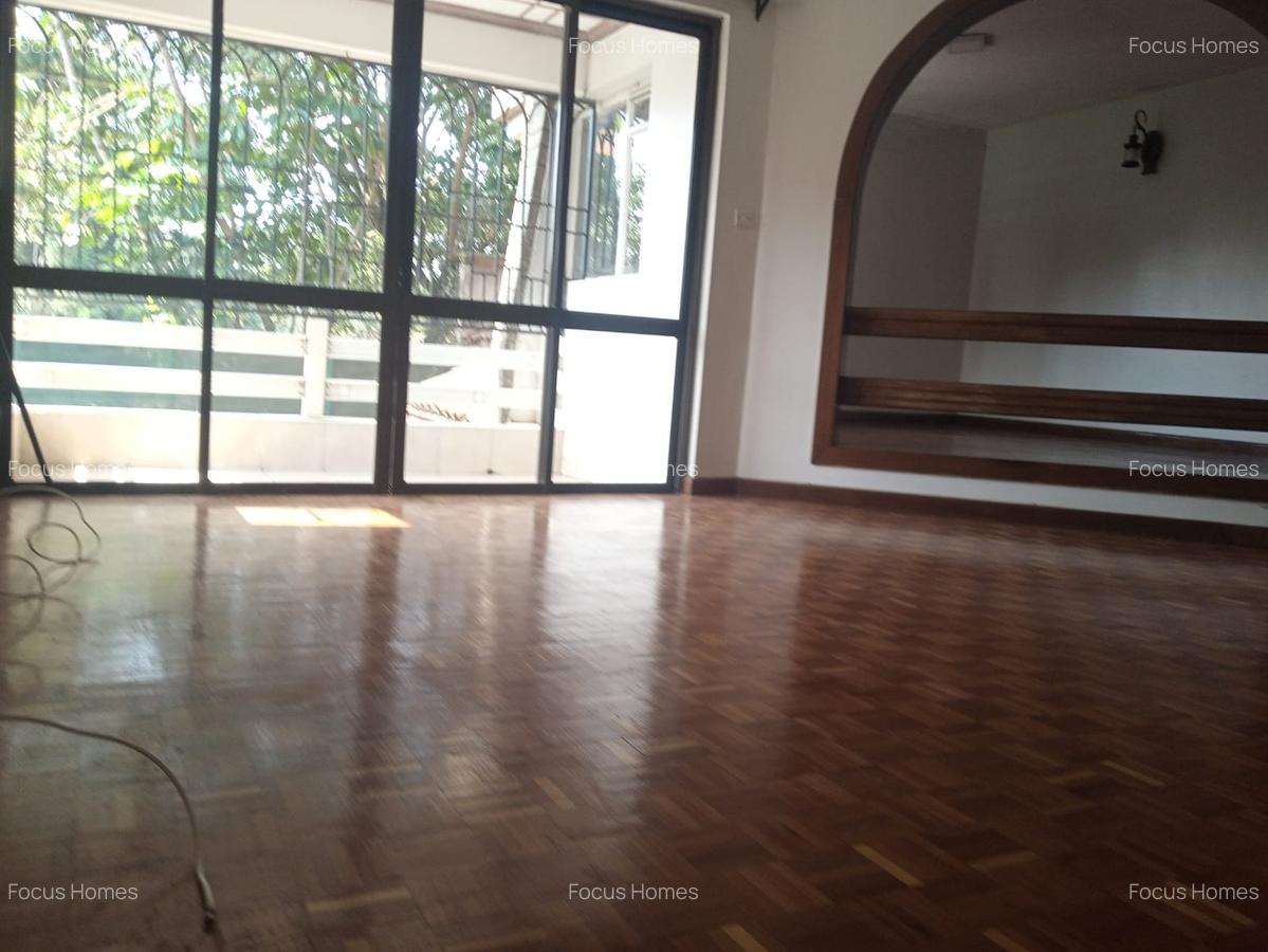4 Bed Townhouse with En Suite in Lavington - 2