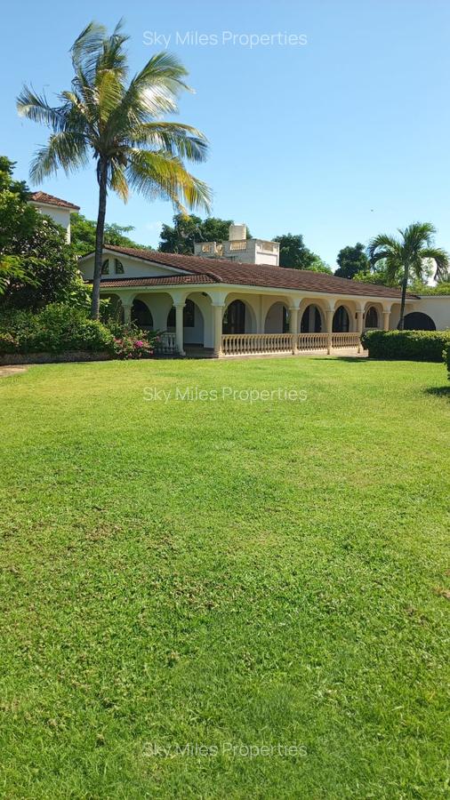4 Bed Villa with En Suite at Kuruwitu - 6